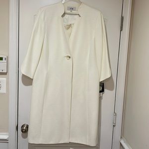 Le Suit 2-Piece Lined Coat and Matching Skirt Set